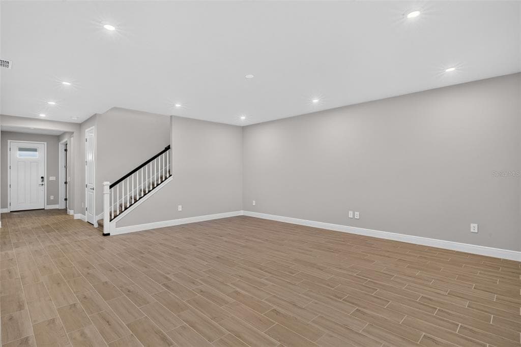 12927 PIERCE STREET photo 12