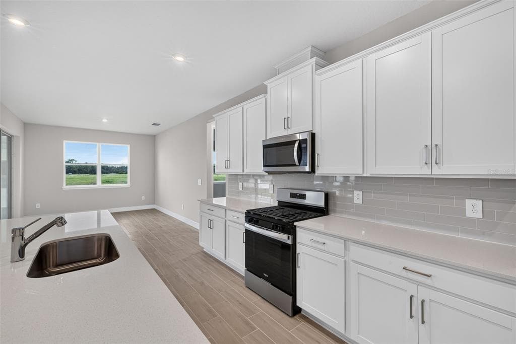 12927 PIERCE STREET photo 7