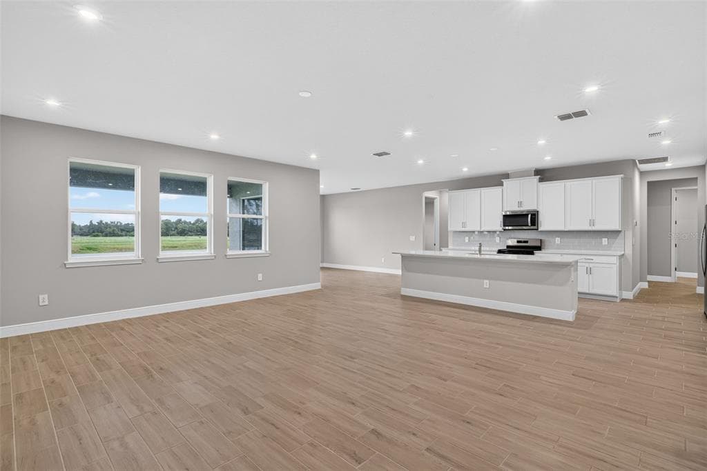 12927 PIERCE STREET photo 14
