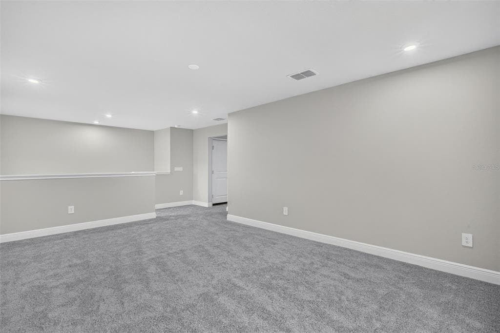 12927 PIERCE STREET photo 18