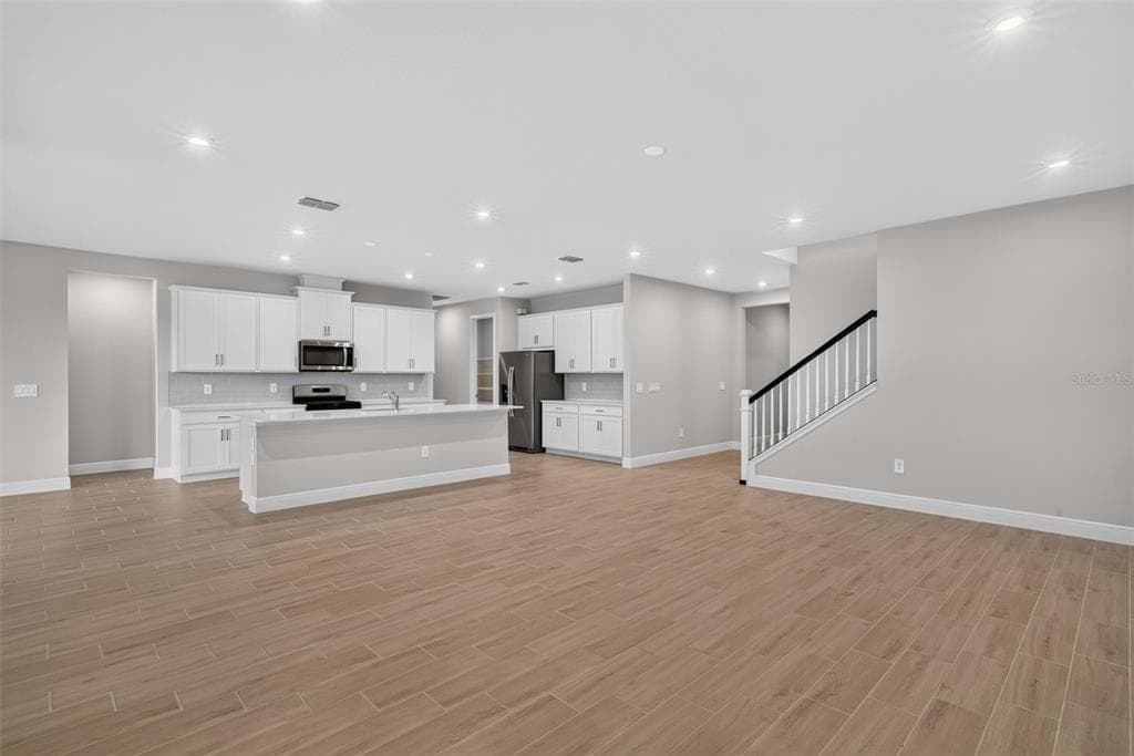 12927 PIERCE STREET photo 11