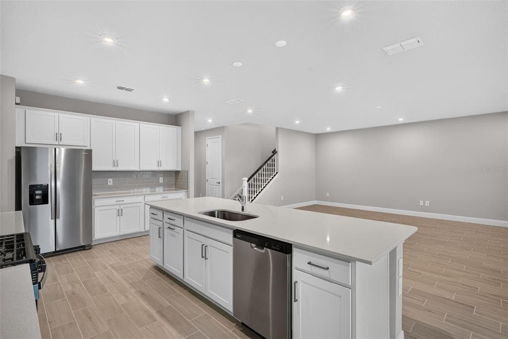 12927 PIERCE STREET photo 8