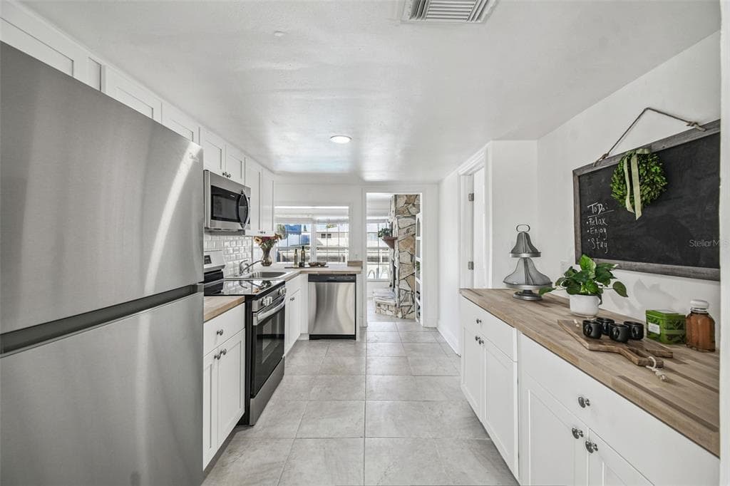 13711 ALLYN DRIVE photo 11