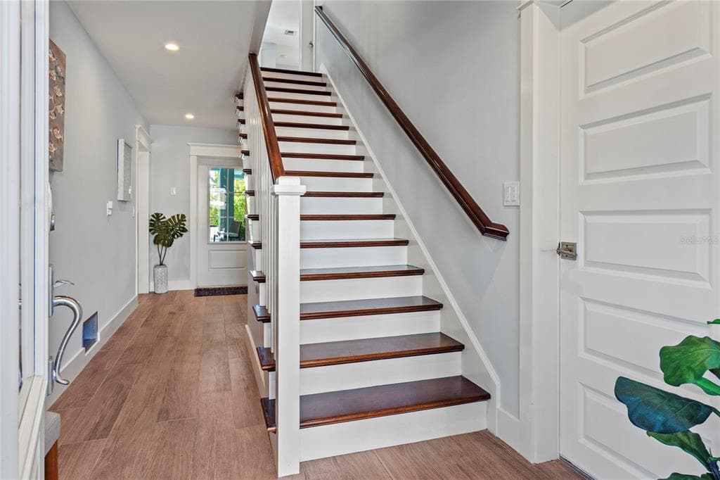 519 VILLA ROSA WAY photo 20