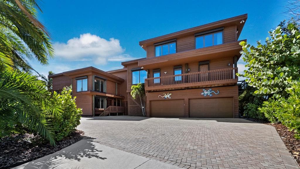 6685 GULF OF MEXICO DRIVE photo 3