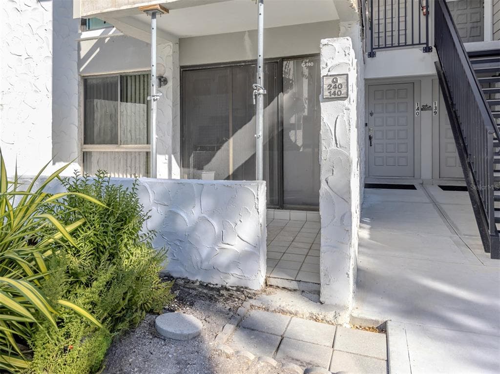 1555 TARPON CENTER DRIVE 140 photo 2