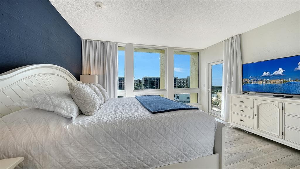 1115 GULF OF MEXICO DRIVE 401 photo 23
