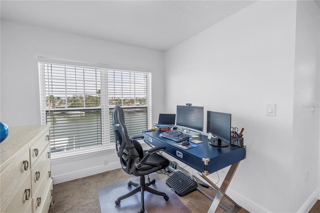 100 WINDRUSH BOULEVARD 1 photo 16