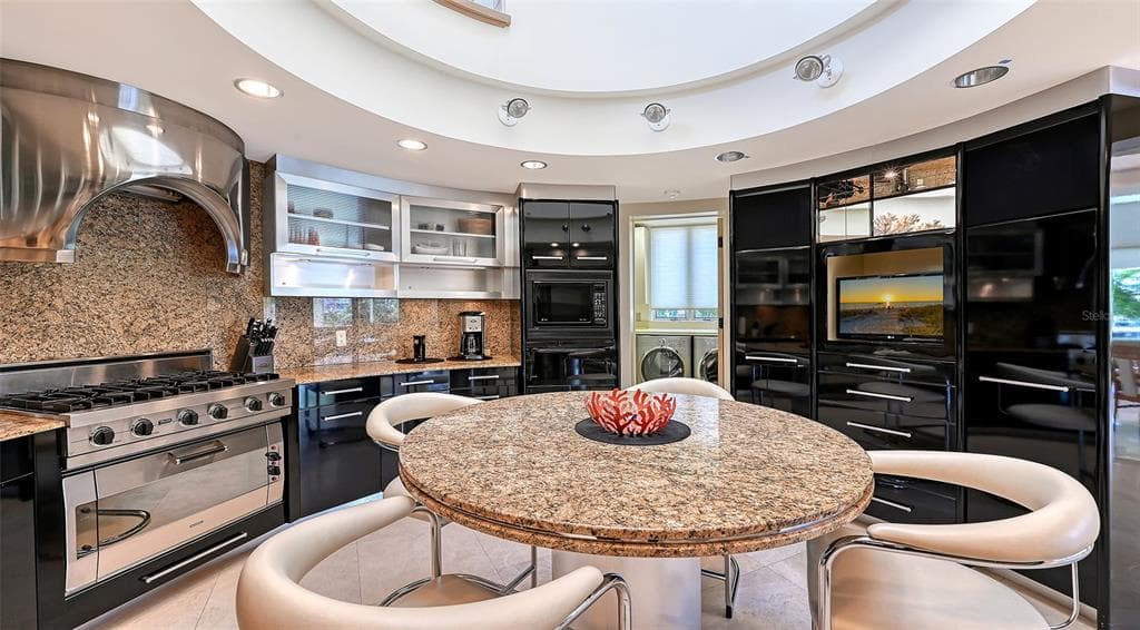 510 HARBOR GATE WAY photo 16
