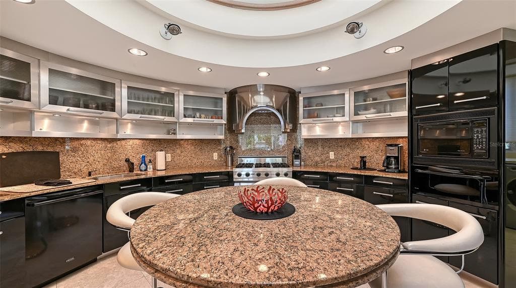 510 HARBOR GATE WAY photo 15
