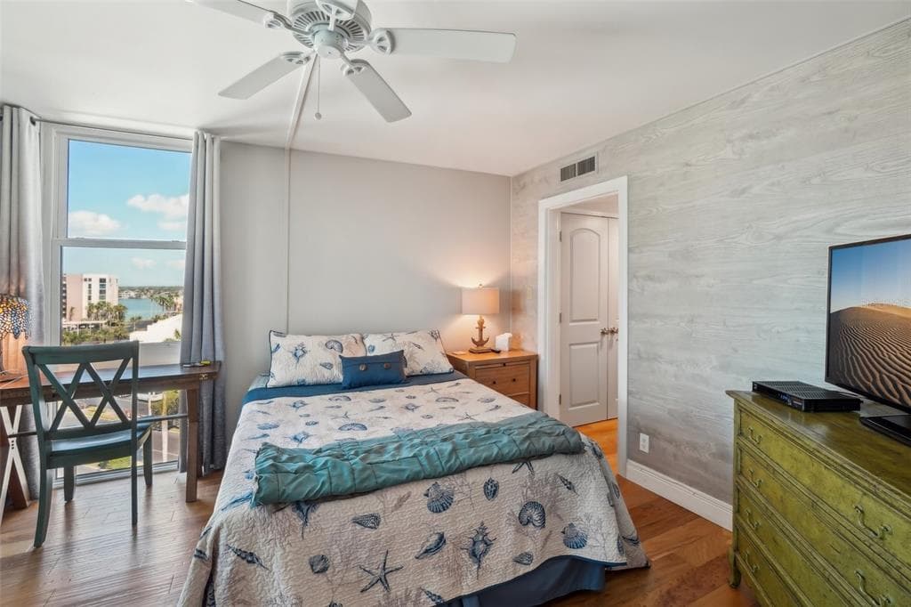 7400 SUN ISLAND DRIVE S 712 photo 20