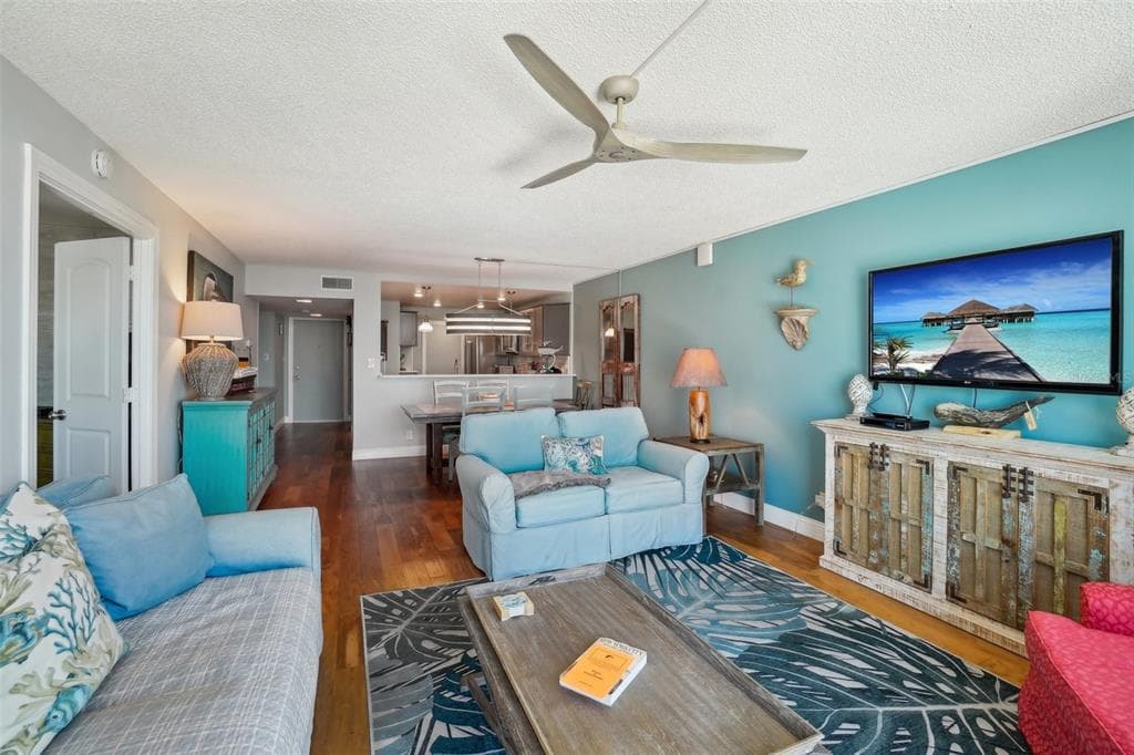7400 SUN ISLAND DRIVE S 712 photo 5