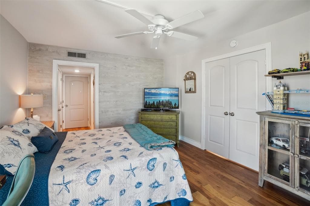 7400 SUN ISLAND DRIVE S 712 photo 21