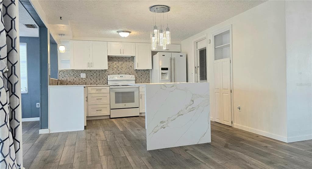 3814 SUNRAY DRIVE 4