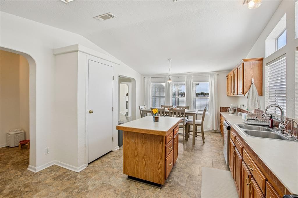 8420 FANTASIA PARK WAY photo 16