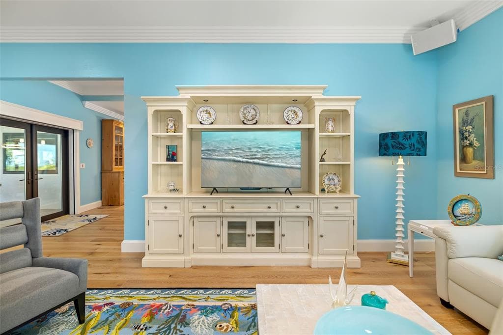 560 HARBOR COVE CIRCLE photo 13