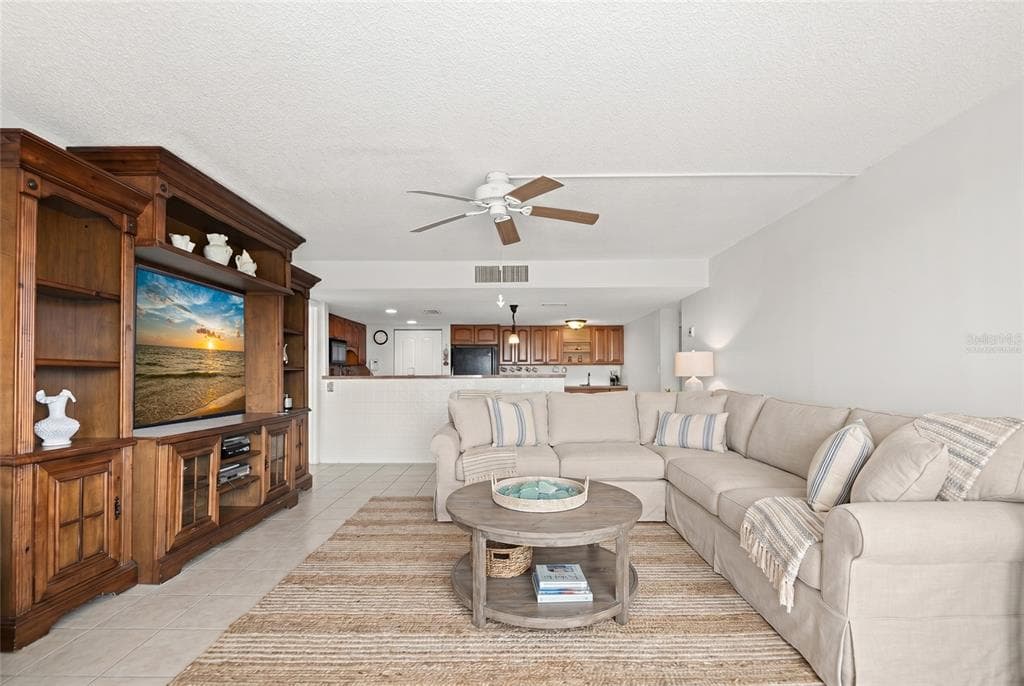 500 TREASURE ISLAND CAUSEWAY 406 photo 4