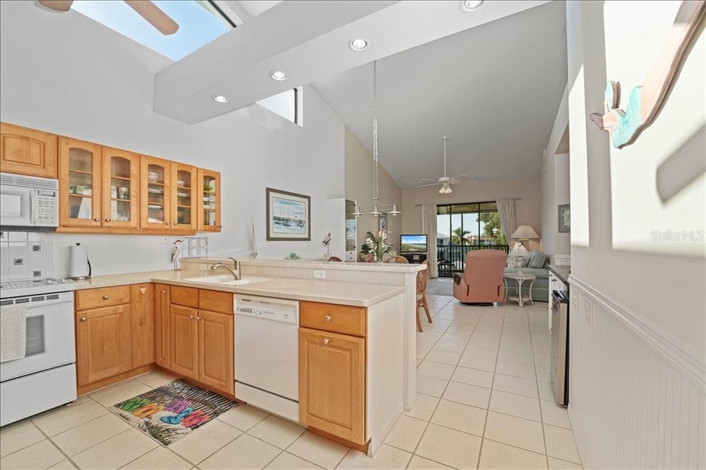 4112 128TH STREET W 605 photo 9
