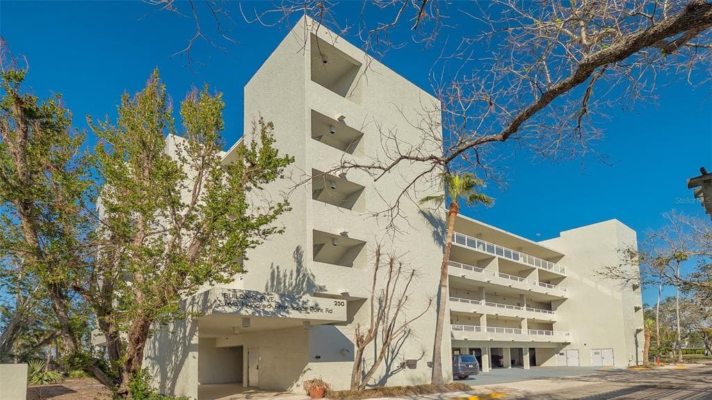 250 SANDS POINT ROAD 5101 photo 1