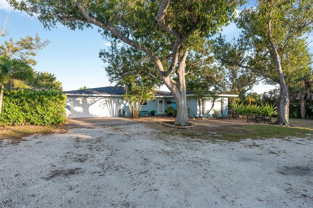 300 E BAY HEIGHTS AVENUE 5