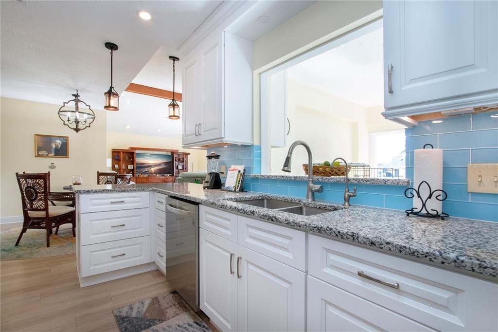 2016 E VIEW DRIVE photo 22