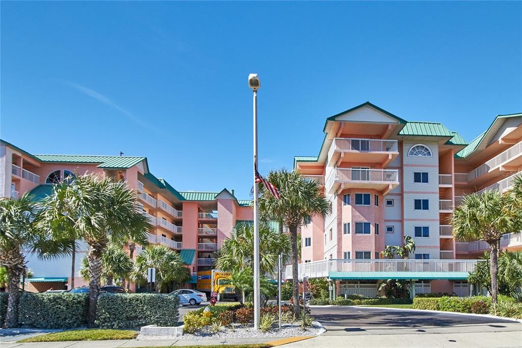18400 GULF BOULEVARD 1206 photo 2