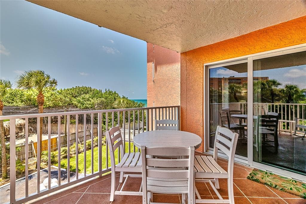 18400 GULF BOULEVARD 1206 photo 6
