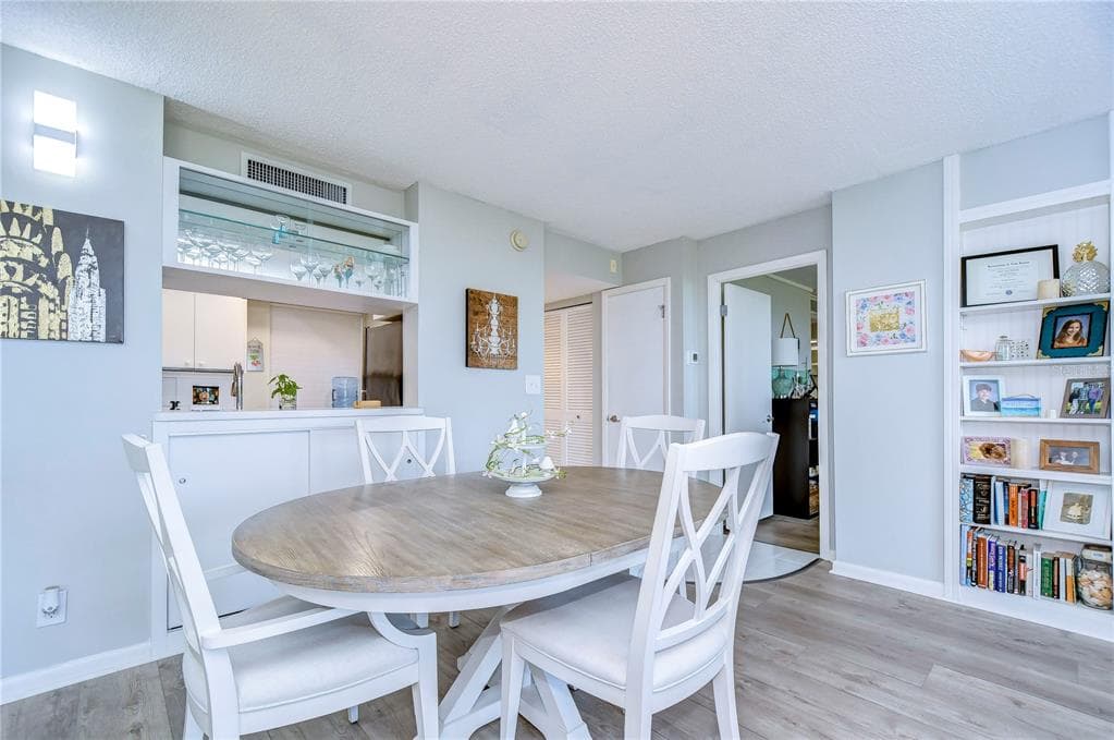 2616 COVE CAY DRIVE 506 photo 22