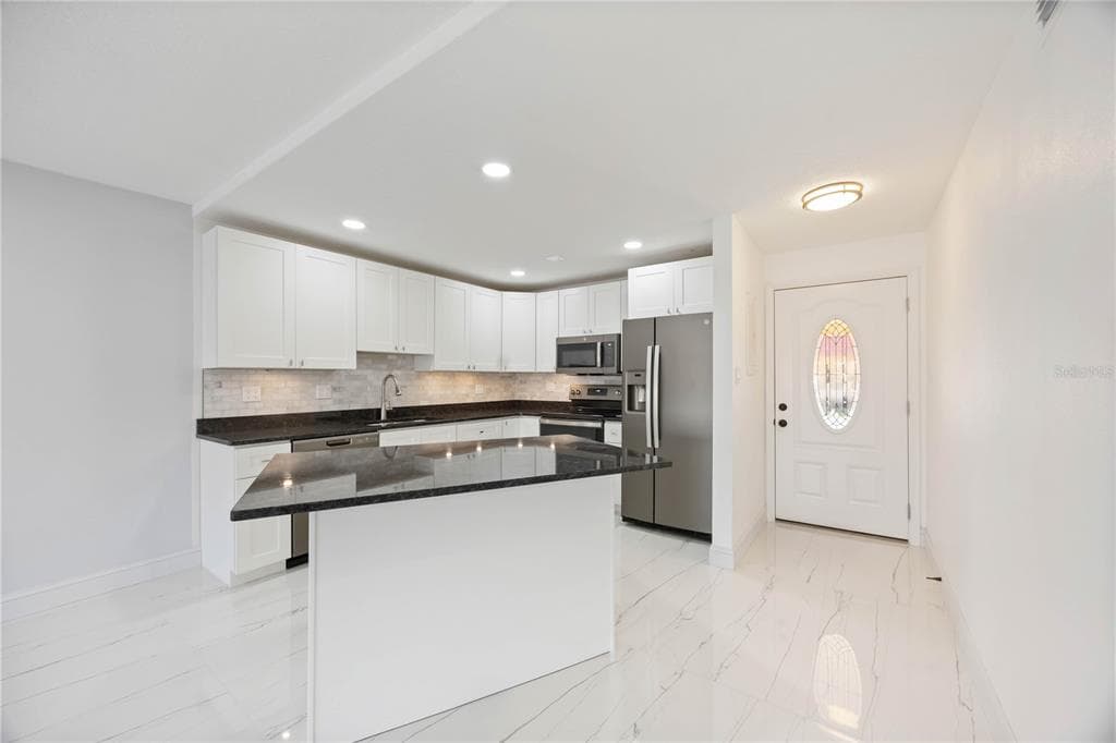9608 VALENCIA COVE photo 8