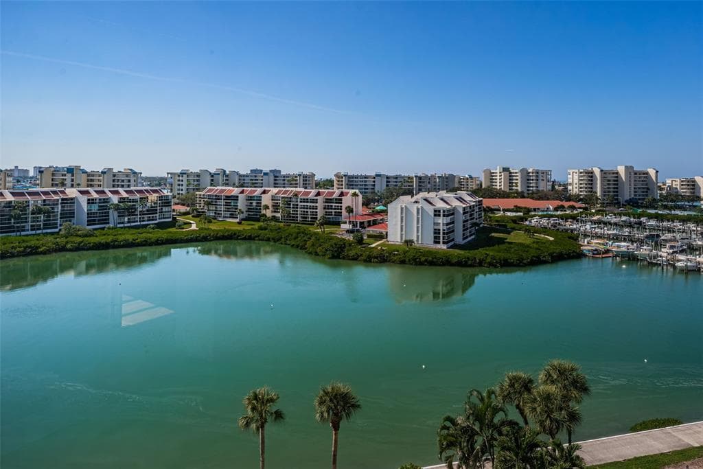 7400 SUN ISLAND DRIVE S #806 1