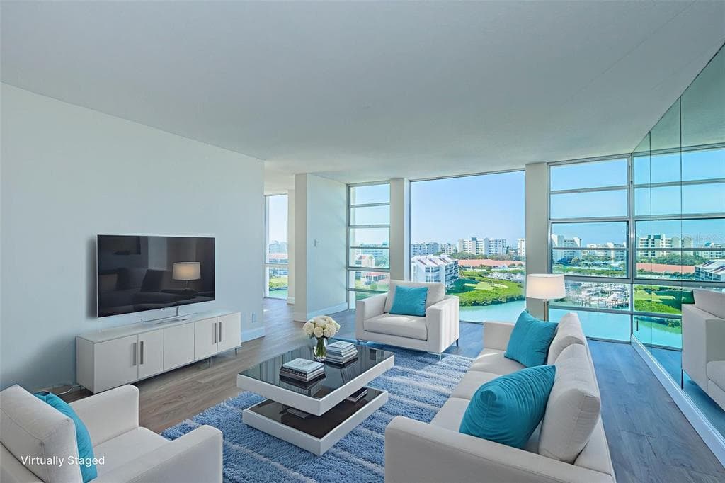 7400 SUN ISLAND DRIVE S #806 4