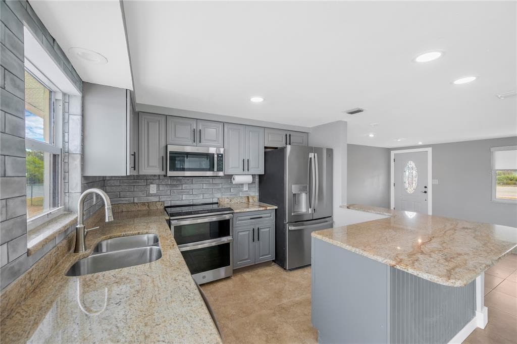 827 BLUE HERON BOULEVARD 5