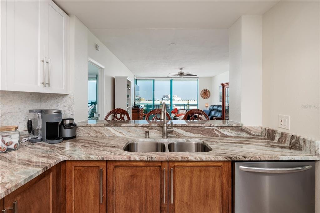 1520 GULF BOULEVARD 1404 photo 11