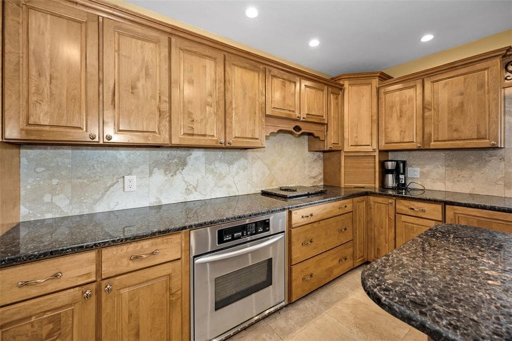 1302 BELCHER DRIVE photo 24