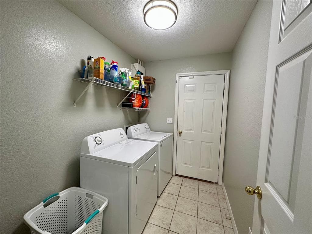 802 MARCIA LOOP photo 12