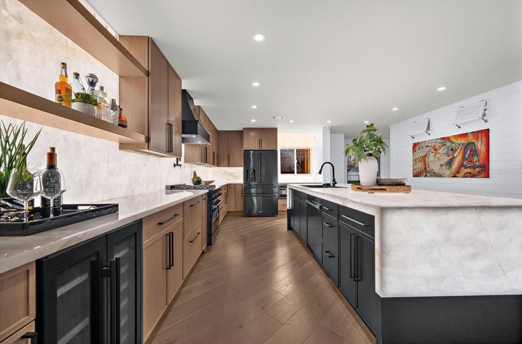 330 LEEWARD ISLAND photo 18