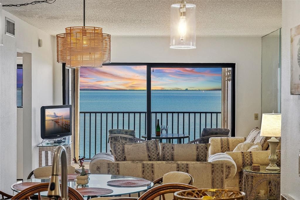 6322 PALMA DEL MAR BOULEVARD S 209 photo 4