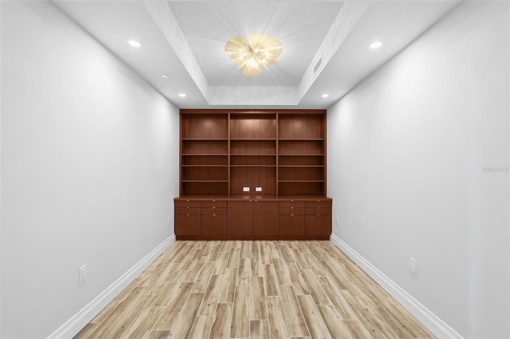 800 COLLANY ROAD 302 photo 24