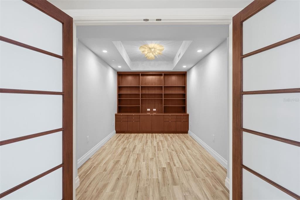 800 COLLANY ROAD 302 photo 25