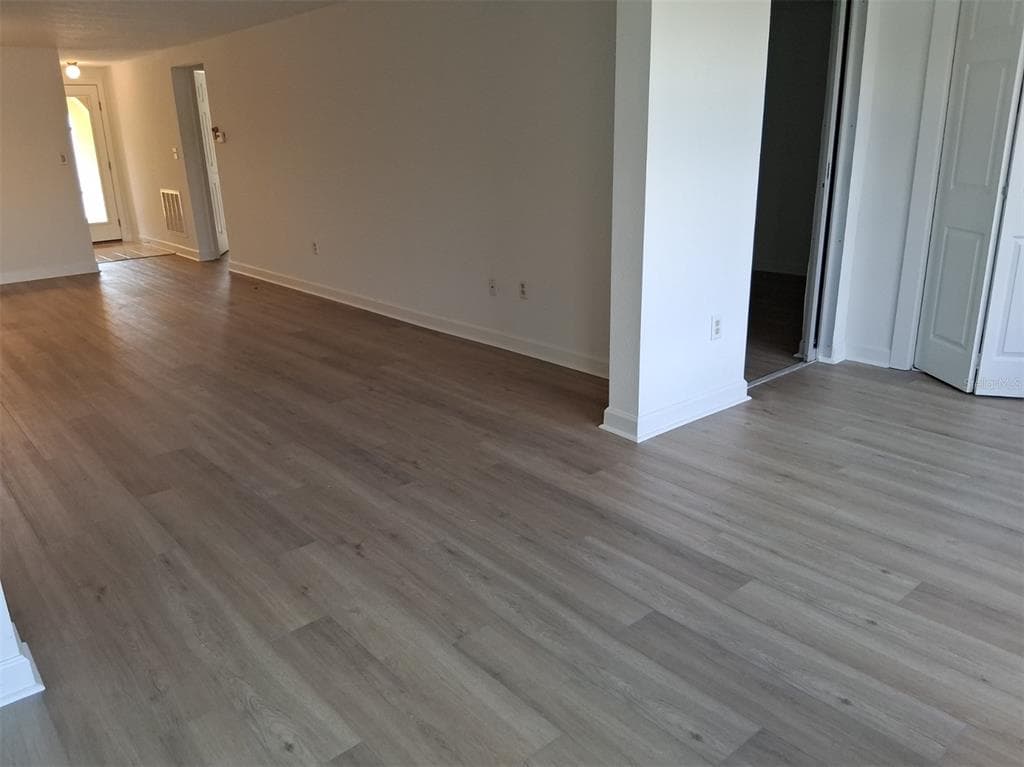 4326 SUMMERSUN DRIVE photo 17