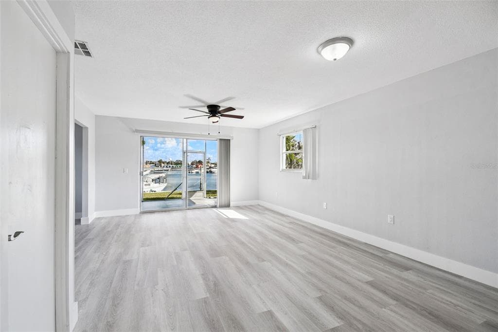 4911 FLORAMAR TERRACE photo 9