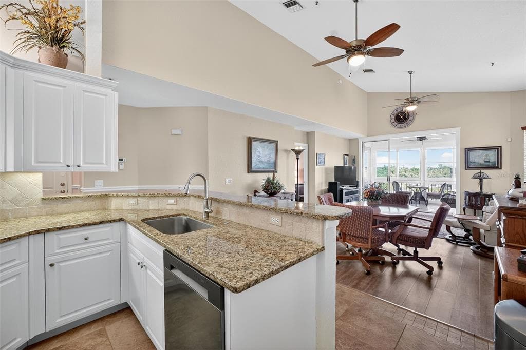 434 BOUCHELLE DRIVE 304 photo 13