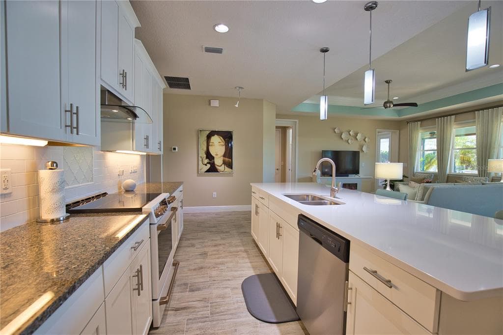 11689 TAPESTRY LANE photo 22
