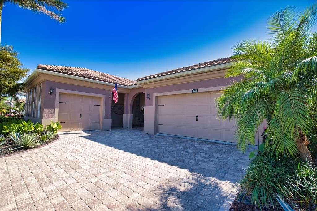 11689 TAPESTRY LANE photo 3