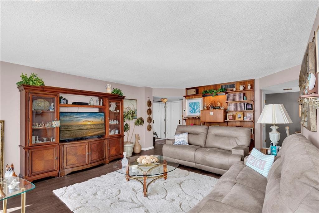 660 ISLAND WAY 506 photo 9