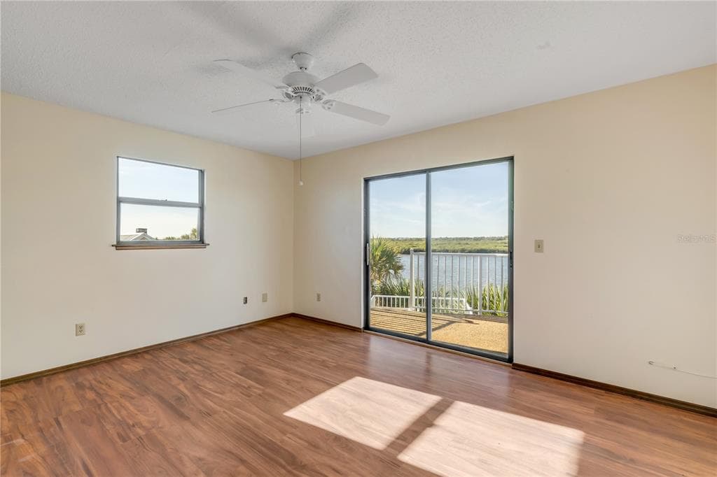 824 EEL AVENUE photo 13