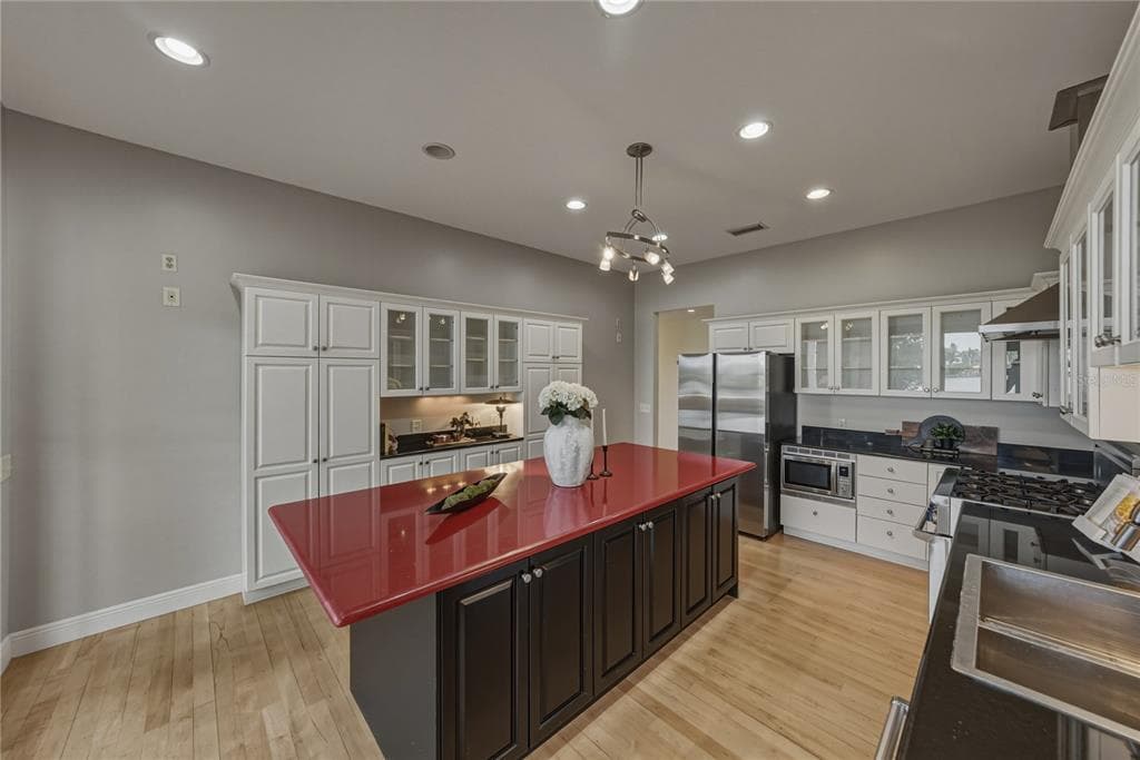 838 MONTEREY BOULEVARD NE photo 15