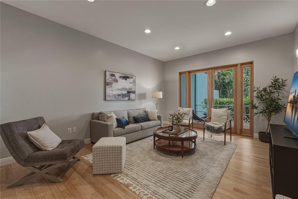 838 MONTEREY BOULEVARD NE photo 8