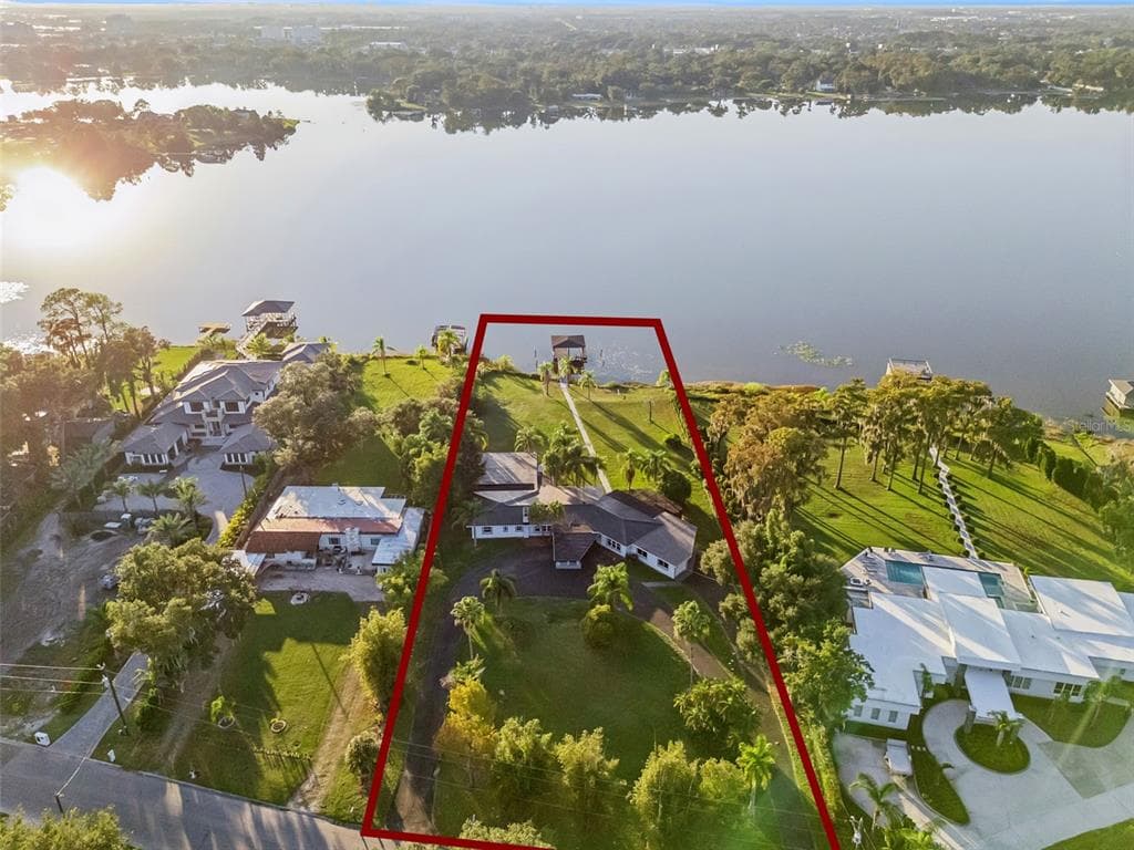 5526 PARKDALE DRIVE 2