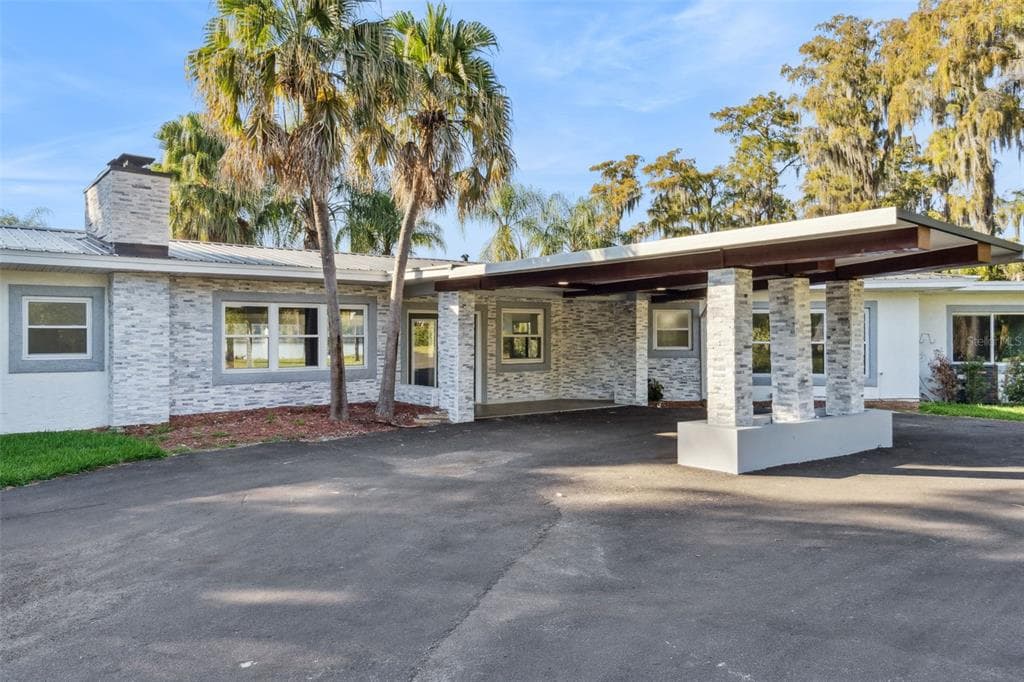 5526 PARKDALE DRIVE 5